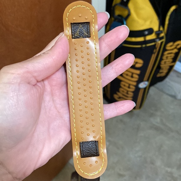 Authentic Louis Vuitton Danube PM Monogram Crossbody Bag - Picture 13 of 17